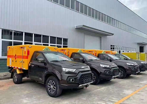 长丰镇爆破器材运输车-保障安全与效率的关键