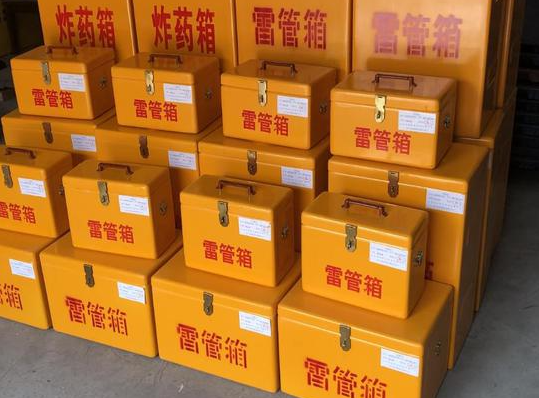 长丰镇玻璃钢雷管箱的使用寿命一般是多少？