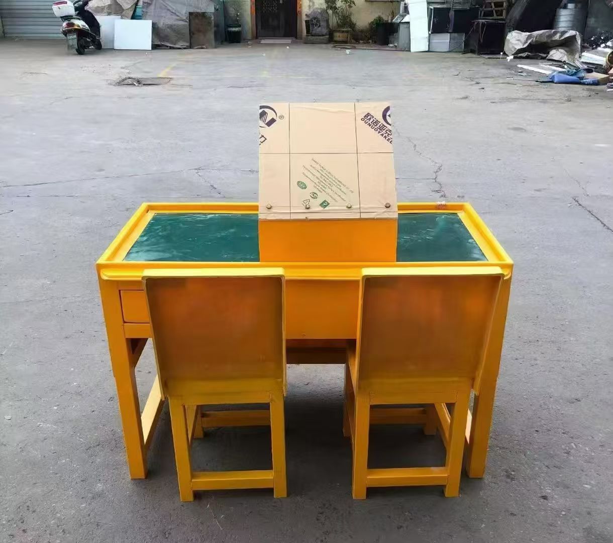 长丰镇防静电导通桌井下煤矿火工品发放桌：危险品流转的安全守护者
