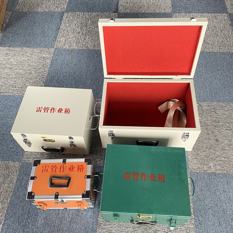 长丰镇爆破工程作业箱如何选择？玻璃钢与传统材质的全面对比
